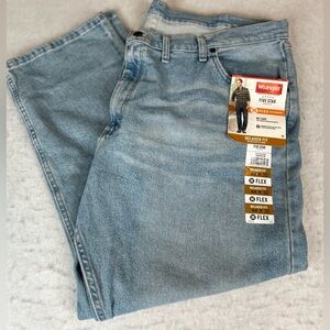 Wrangler Jeans Mens Size 44x30 Blue Relaxed Fit Straight Leg Flex Denim NEW